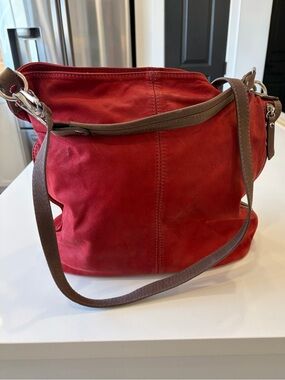 100% Toscana Women's Red Leather Shoulder Bag with Dual Brown Straps